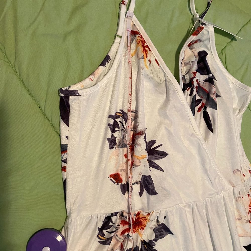 Styleword V-neck Dress - Picture 4 of 4